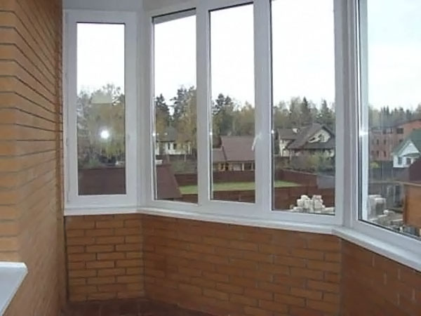 Остекления балкона в частном доме, коттедже и даче Клин