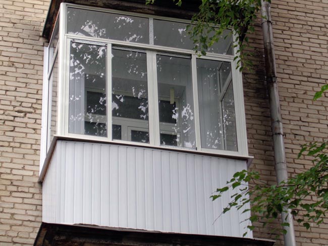 Остекление балкона в сталинке - сталинском доме Клин